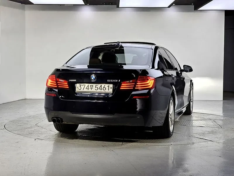BMW 528 i xDrive M-Aerodynamics, снимка 3 - Автомобили и джипове - 53034128