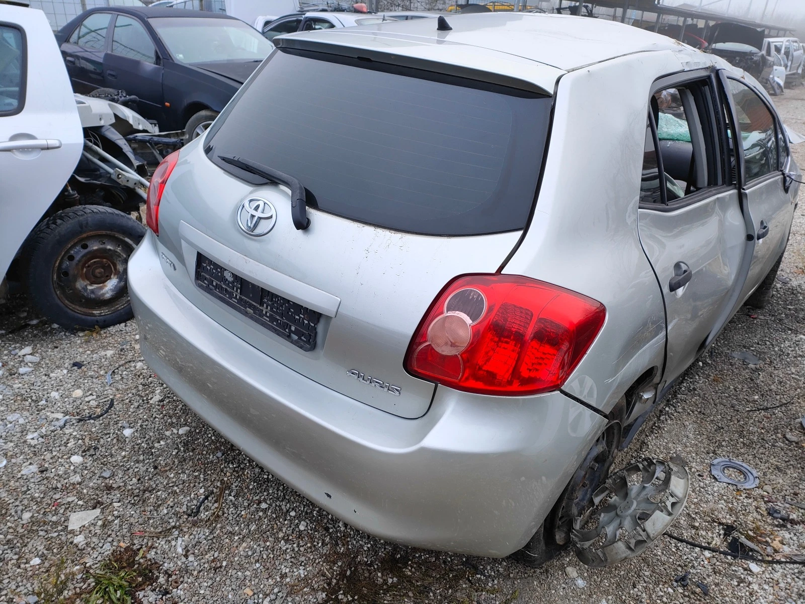 Toyota Auris 1.4i - изображение 3