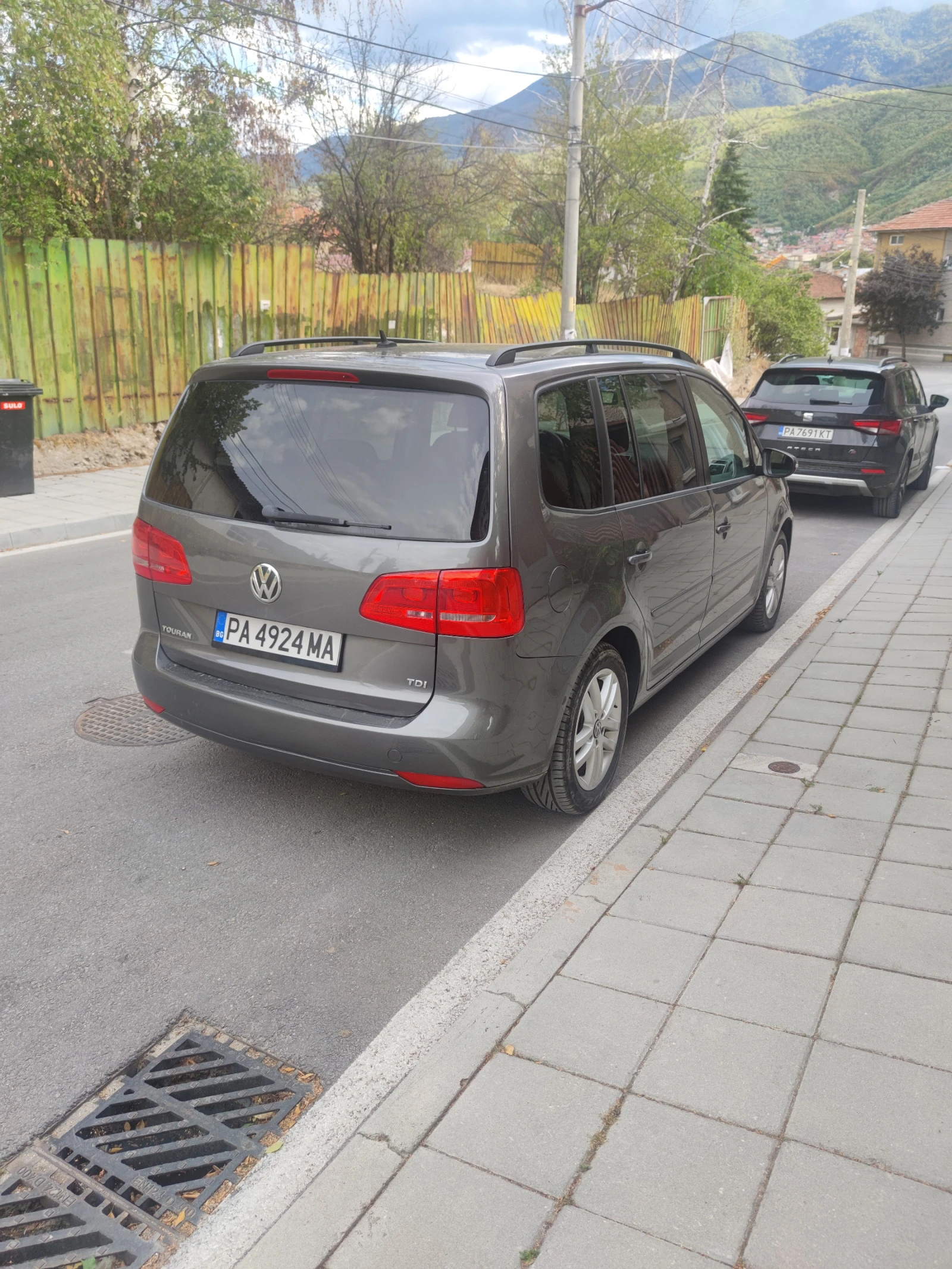 VW Touran 1.6TDI 6ск 7места - изображение 6