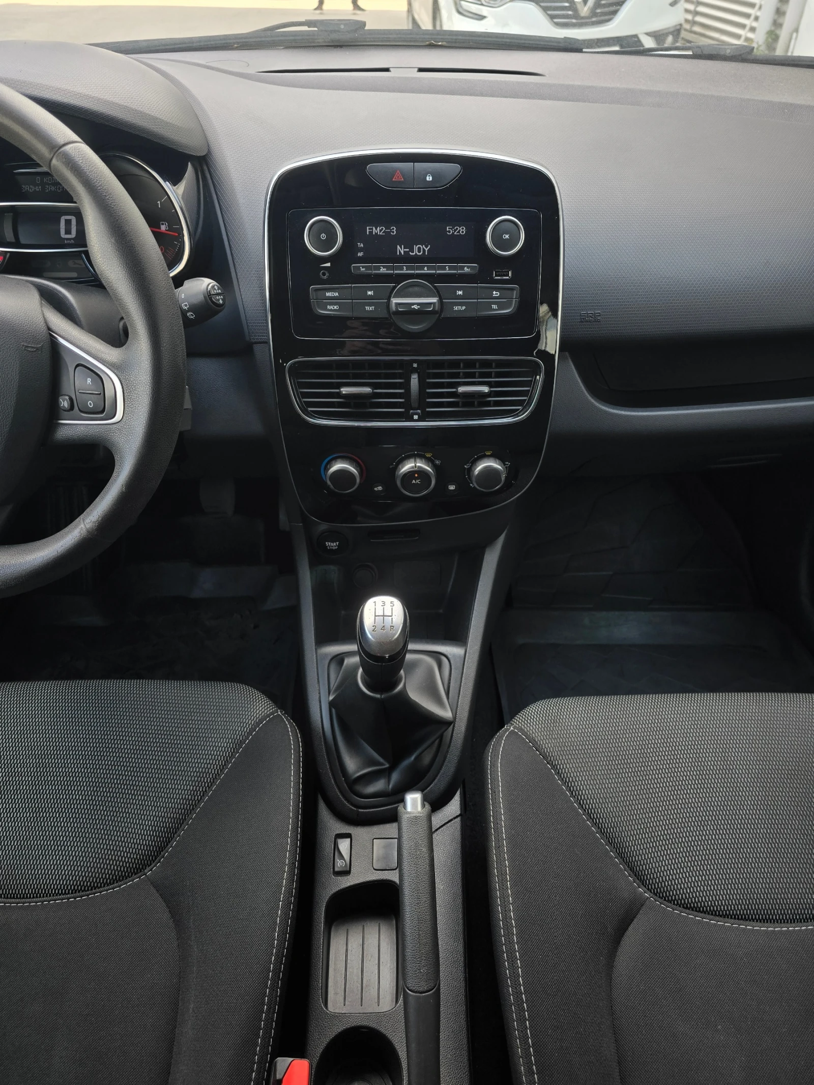 Renault Clio 0.9 Tce - изображение 9