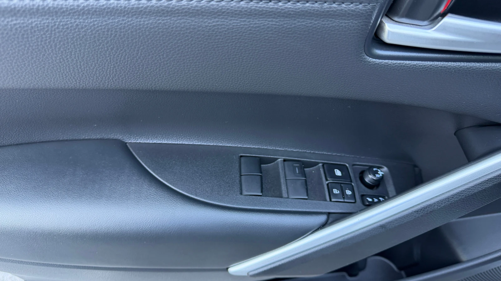 Toyota Corolla Cross 2.0 Hybrid, Гаранция, снимка 9 - Автомобили и джипове - 52376977