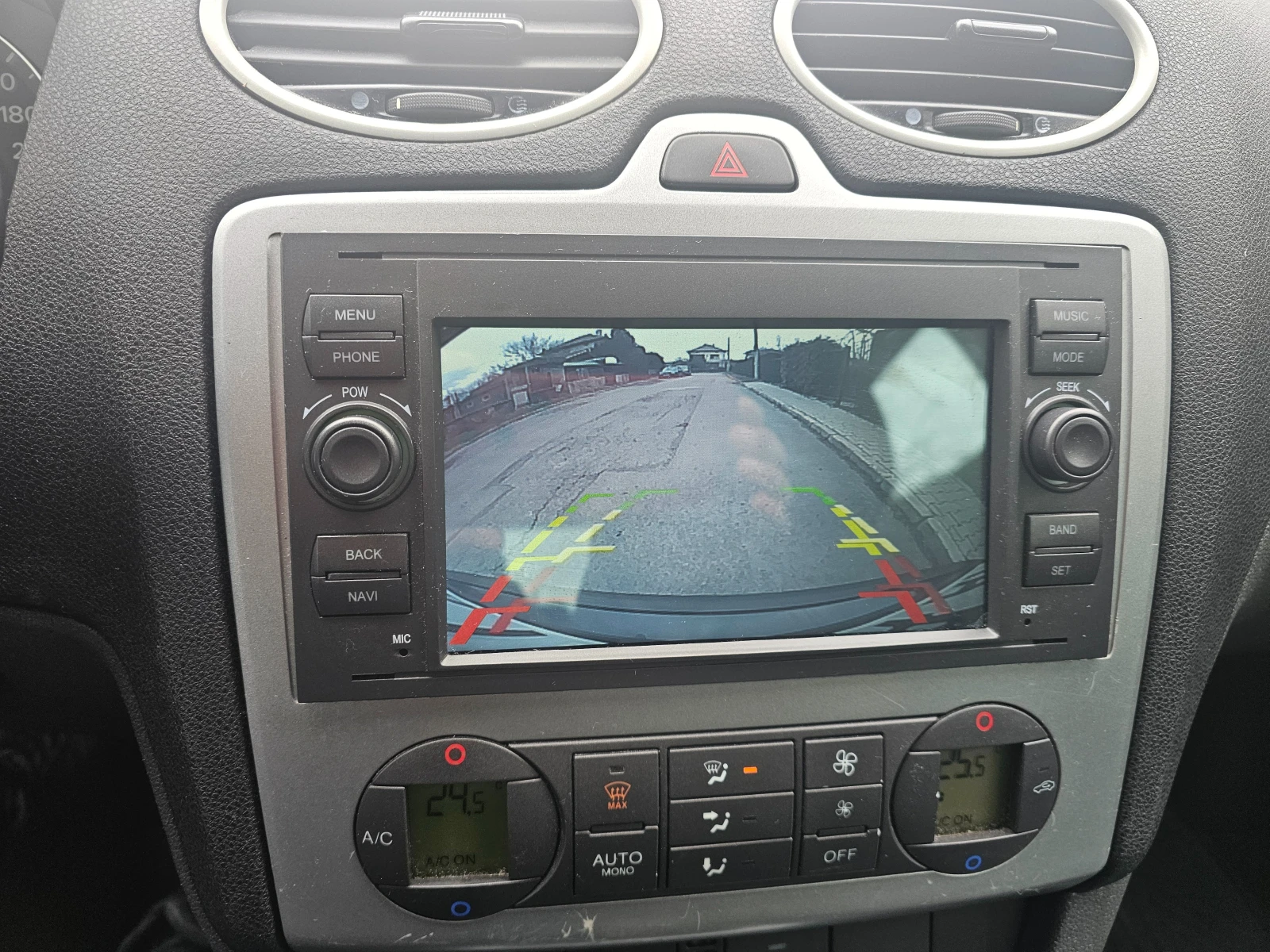 Ford Focus 1.6-Газ-инж-Гаражен, снимка 13 - Автомобили и джипове - 53904981