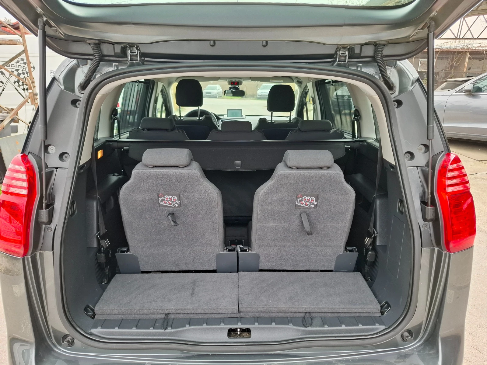 Peugeot 5008 1.6HDI Navi 7мест., снимка 11 - Автомобили и джипове - 53995970