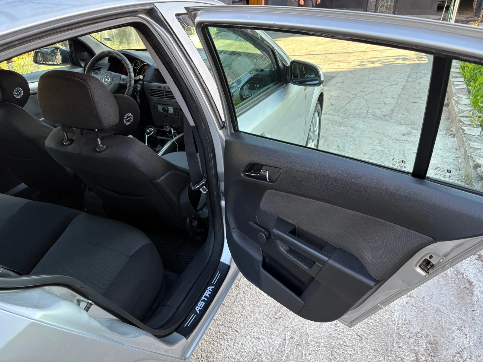 Opel Astra 1.7 CDI НАПЪЛНО ОБСЛУЖЕН РЕГИСТРИРАН, снимка 12 - Автомобили и джипове - 54306658