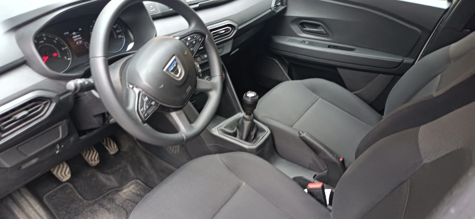 Dacia Logan, снимка 6 - Автомобили и джипове - 54512123
