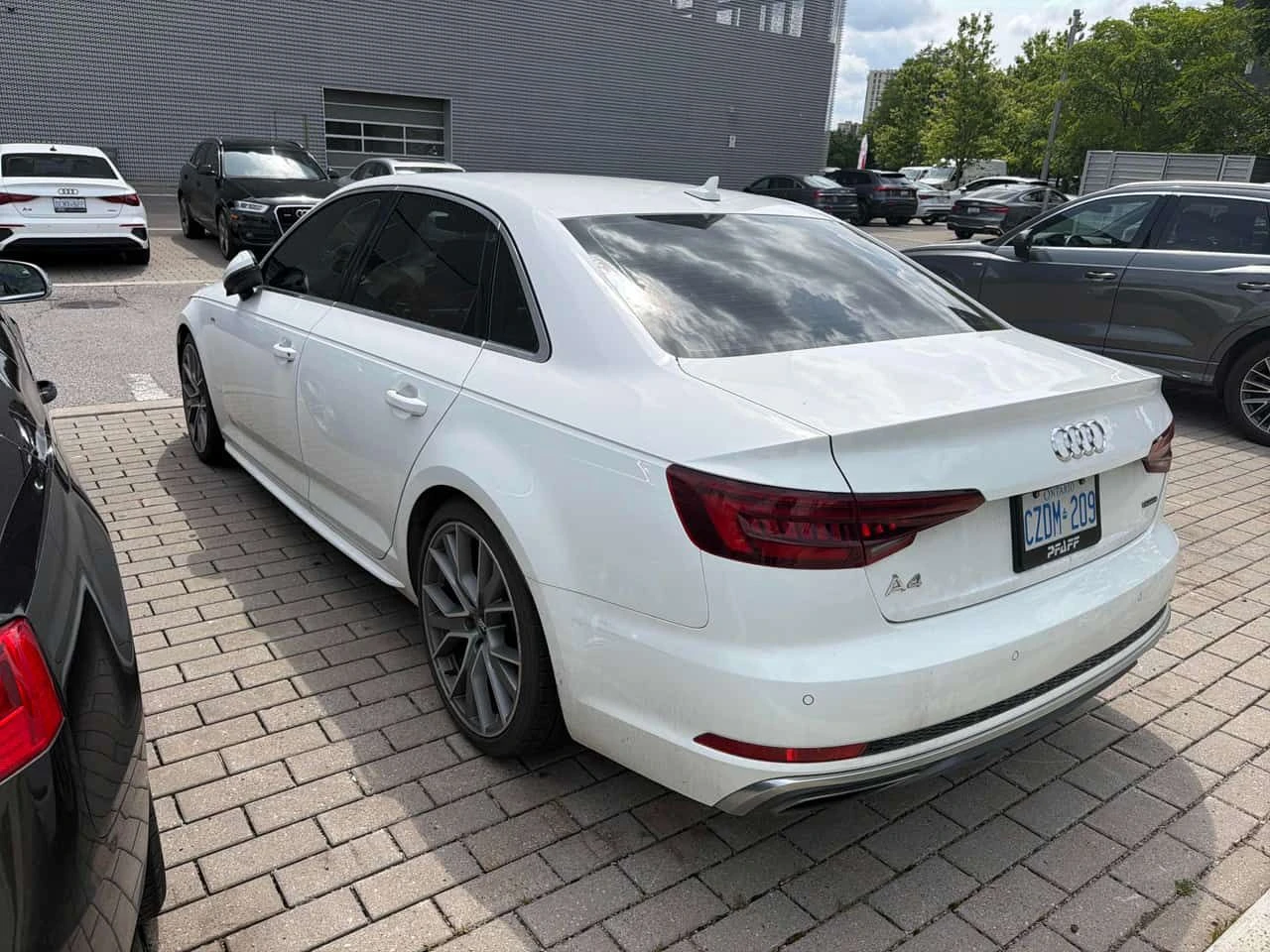 Audi A4 * Technik * CARFAX * ОПЦИЯ ЗА ФИНАНСИРАНЕ, снимка 2 - Автомобили и джипове - 55064457