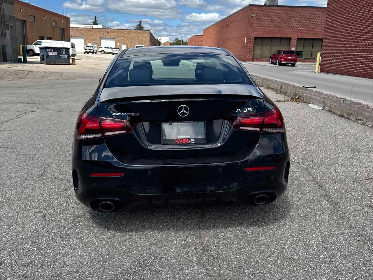 Mercedes-Benz A 35 * AMG * CARFAX * ДИСТРОНИК * АЛКАНТАРА, снимка 4 - Автомобили и джипове - 55696041