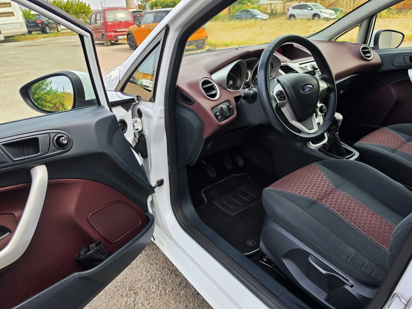 Ford Fiesta 1.4i GPL TITANIUM, снимка 9 - Автомобили и джипове - 55790296