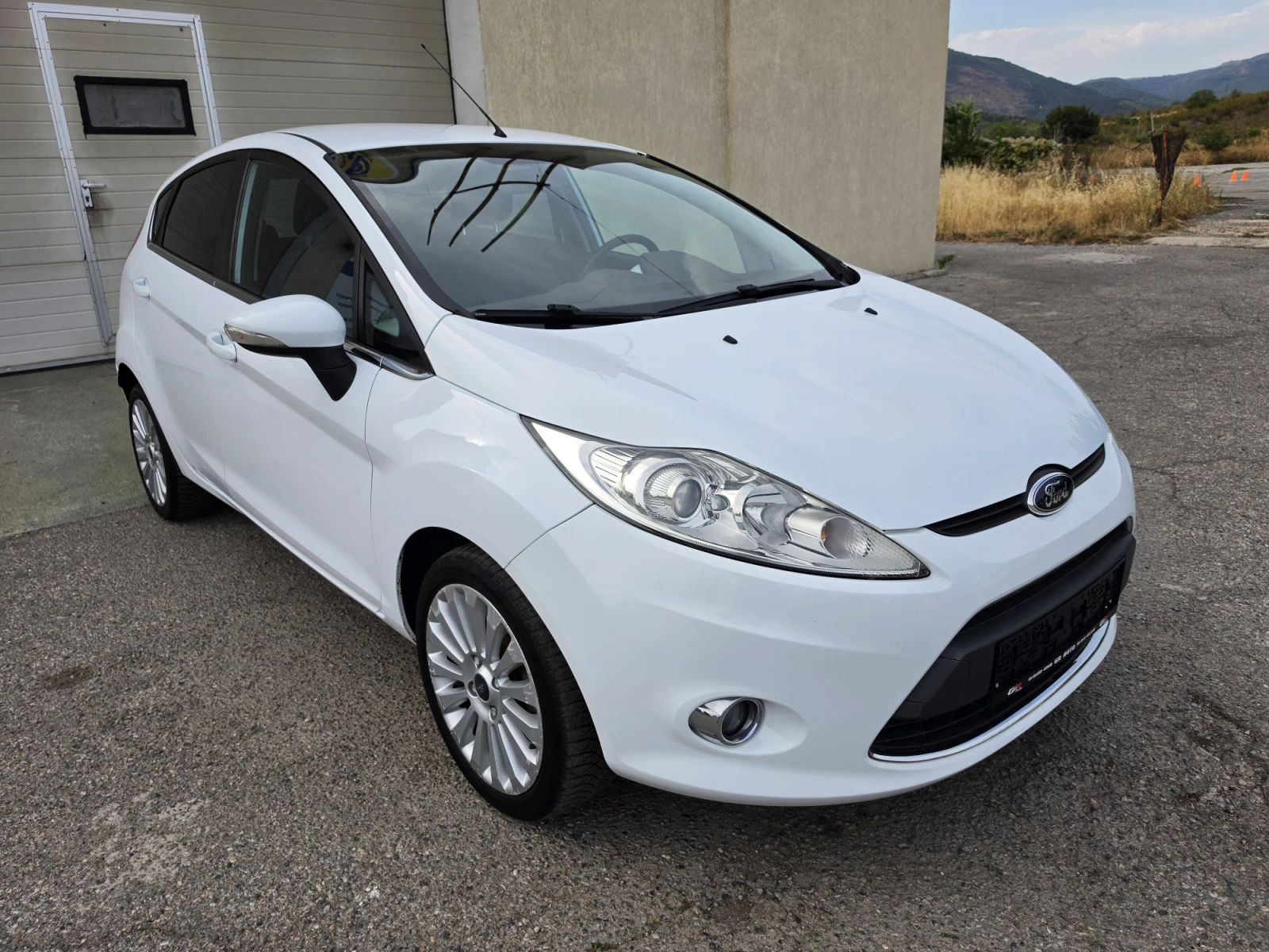 Ford Fiesta 1.4i GPL TITANIUM, снимка 3 - Автомобили и джипове - 55790296