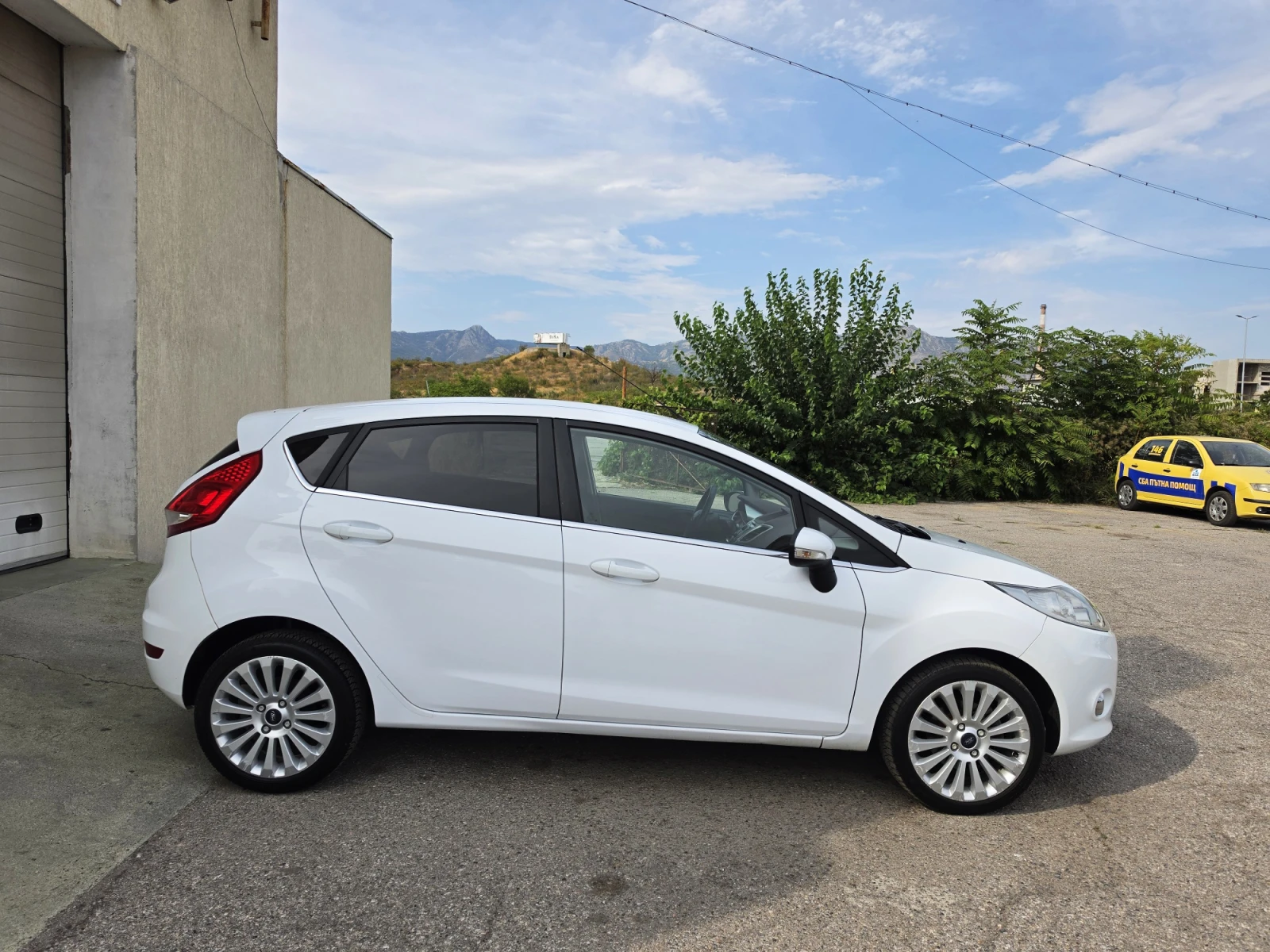 Ford Fiesta 1.4i GPL TITANIUM, снимка 8 - Автомобили и джипове - 55790296