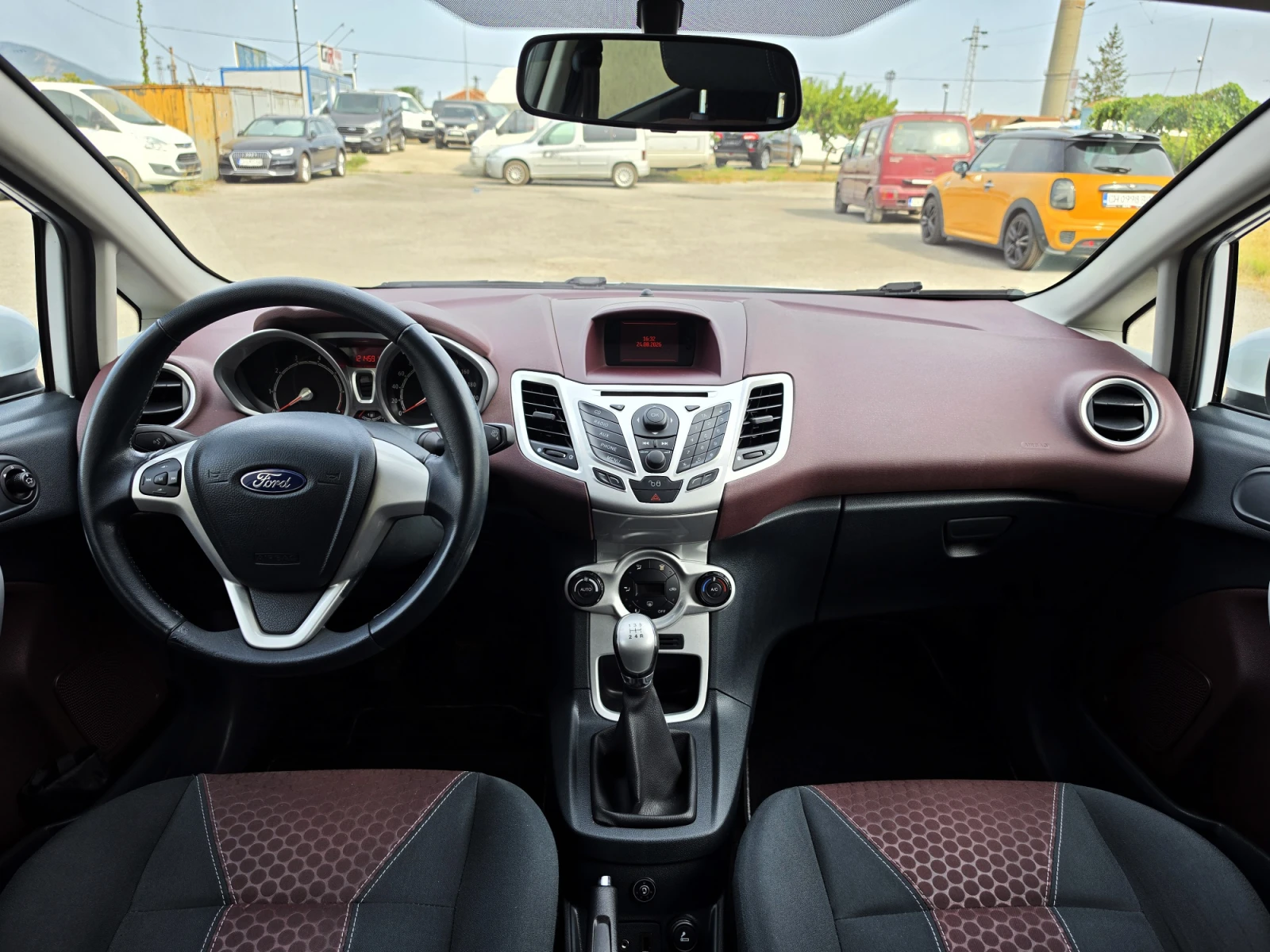 Ford Fiesta 1.4i GPL TITANIUM, снимка 13 - Автомобили и джипове - 55790296