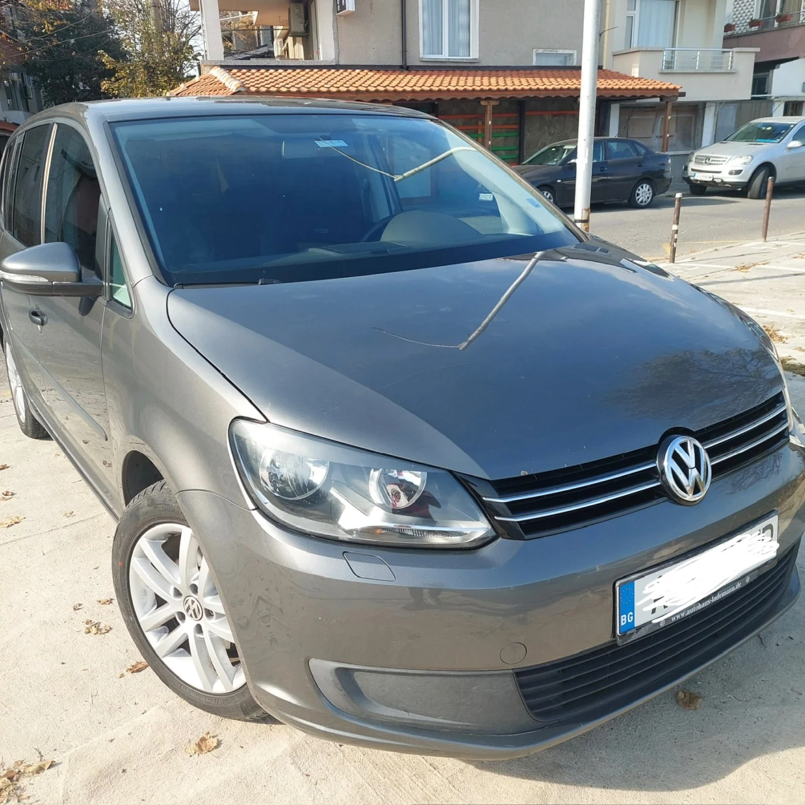 VW Touran, снимка 2 - Автомобили и джипове - 56112100
