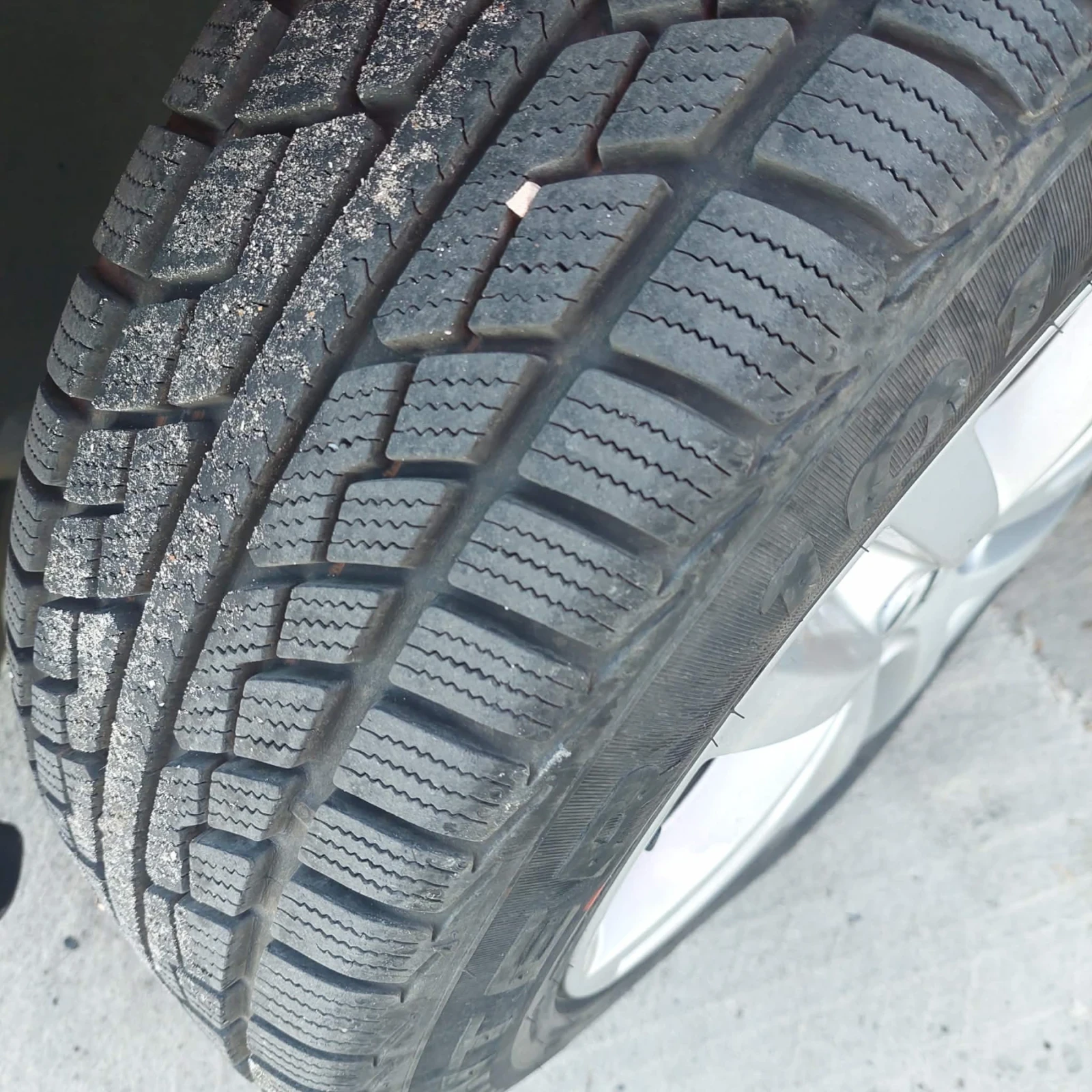 VW Touran, снимка 8 - Автомобили и джипове - 56112100
