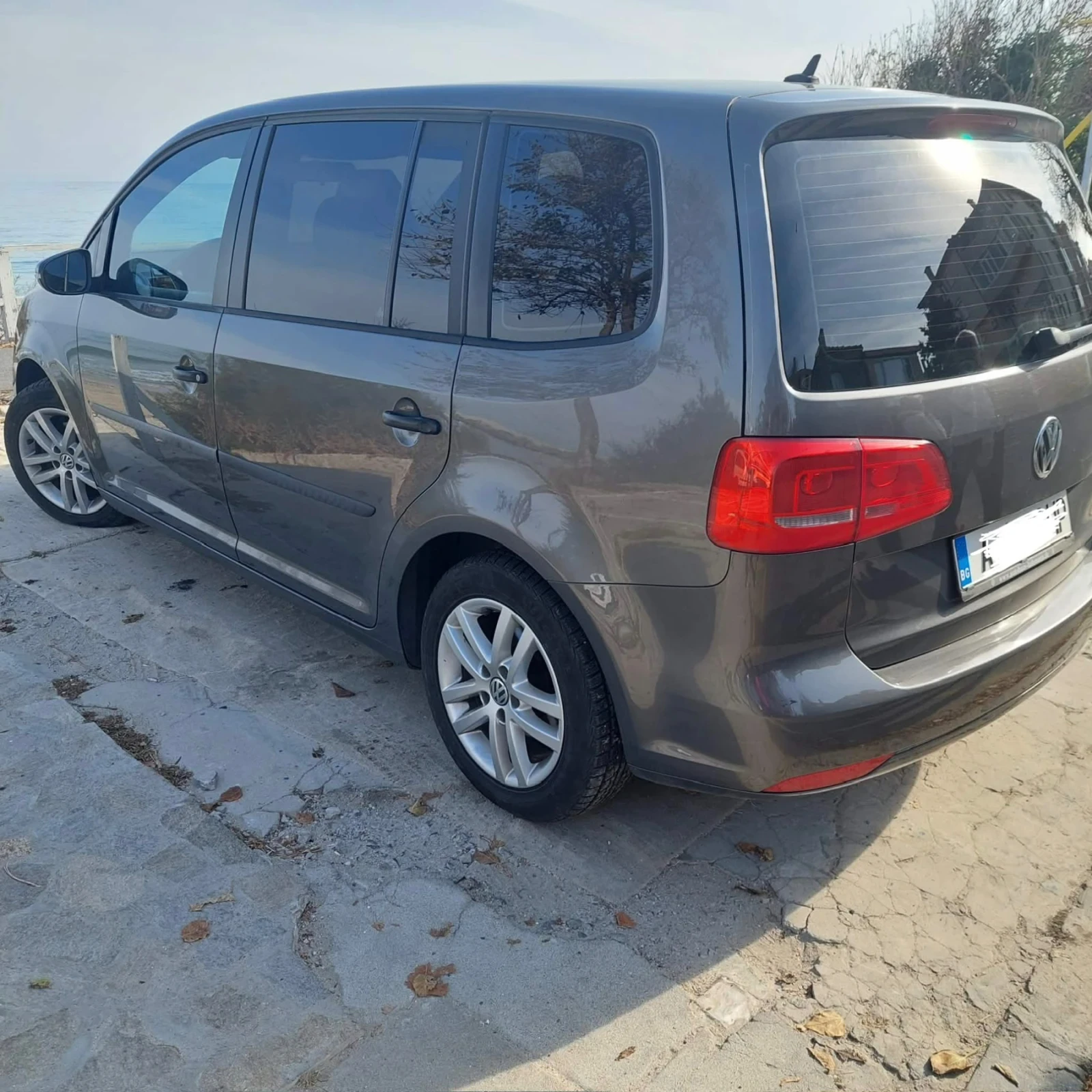 VW Touran, снимка 4 - Автомобили и джипове - 56112100