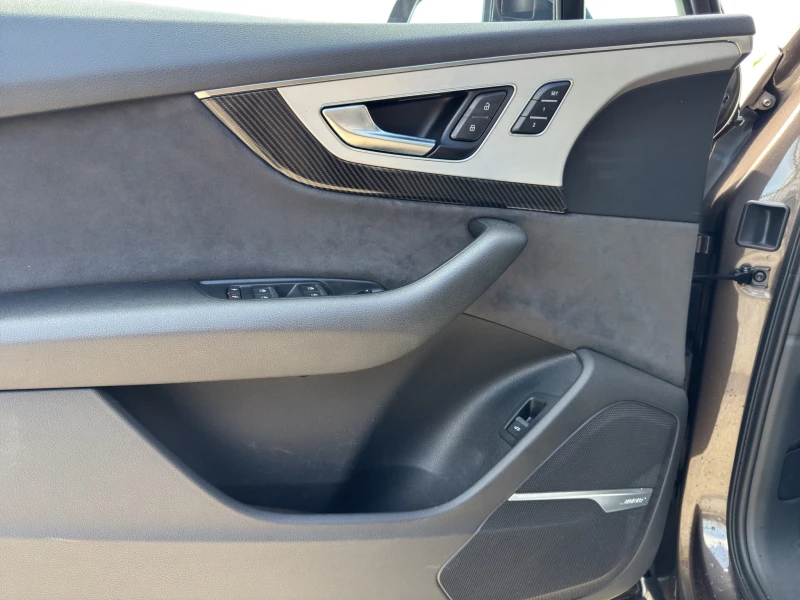 Audi Q7 7 МЕСТЕН* DISTR* MATRIX* MEMORY* BOSE* CARBON* , снимка 7 - Автомобили и джипове - 50274922