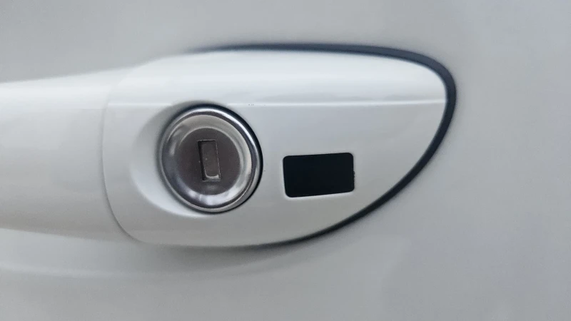 Mercedes-Benz ML 300 3.0 AMG, снимка 16 - Автомобили и джипове - 52446746