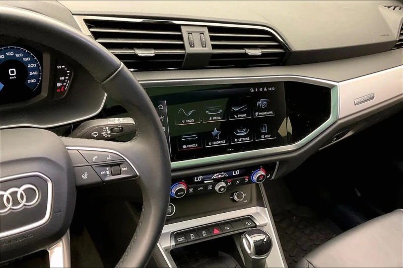 Audi Q3 45 TFSI * Komfort * АвтоКредит * (ЦЕНА ДО БГ), снимка 10 - Автомобили и джипове - 53251925