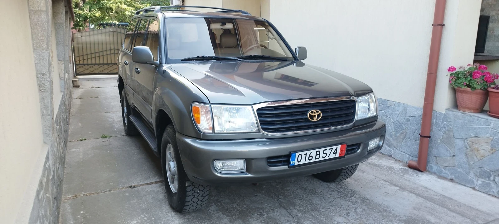 Toyota Land cruiser 100 - изображение 2