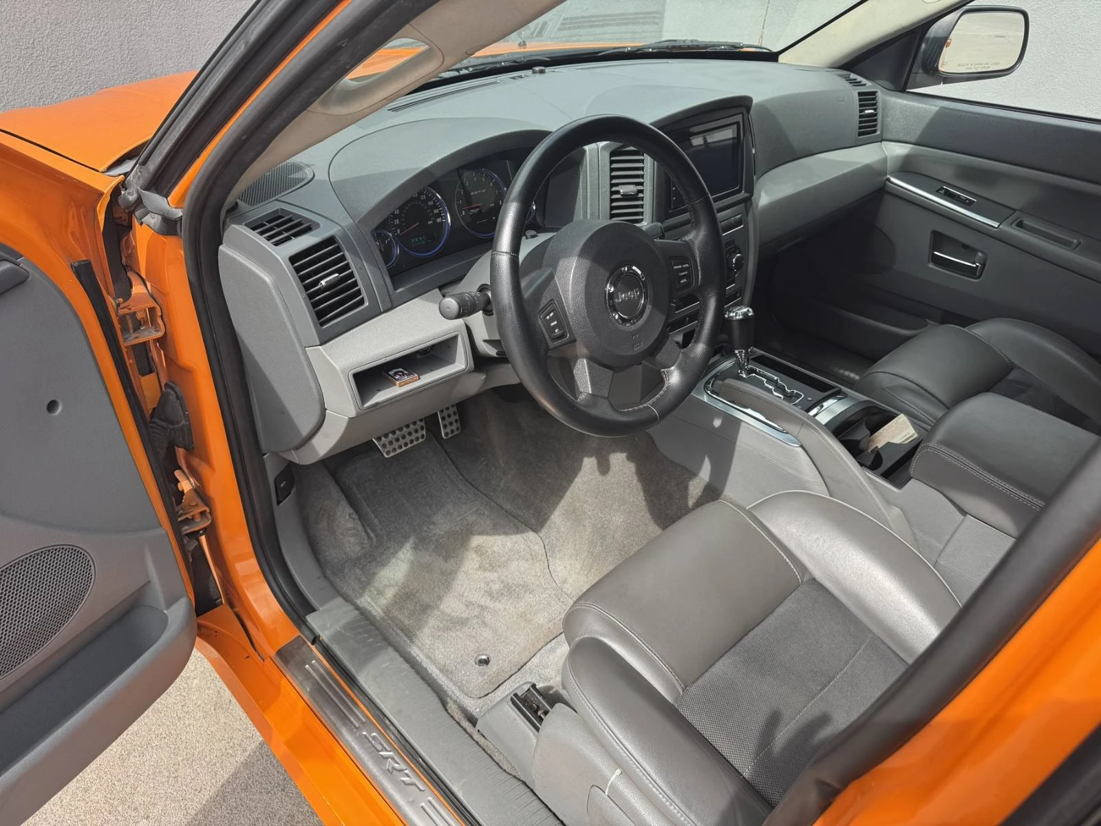 Jeep Grand cherokee SRT 8 6.1L V8, снимка 9 - Автомобили и джипове - 53984101