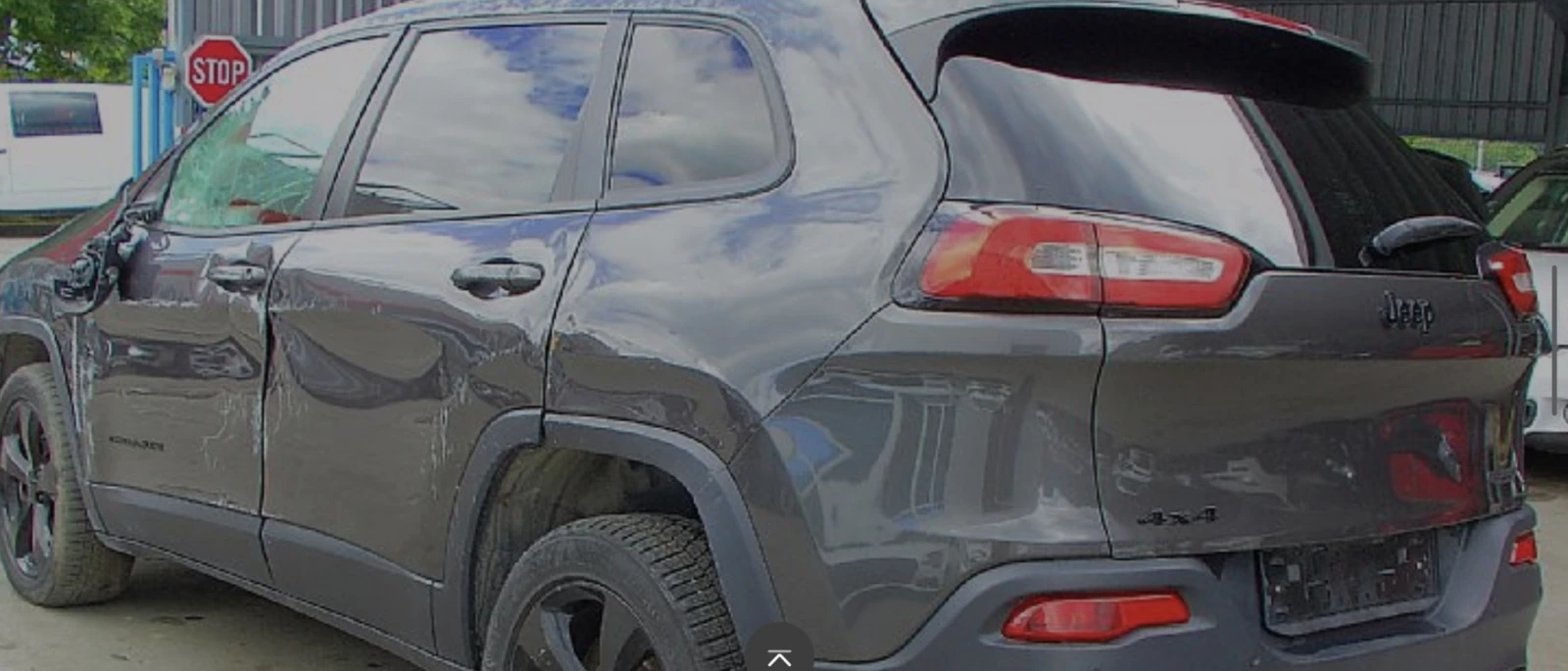 Jeep Cherokee 2.2D AVTOMATIK, снимка 4 - Автомобили и джипове - 54662175