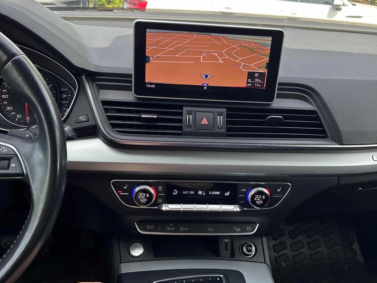 Audi Q5 * Komfort * ГЛАВНО ПРЕДСТАВИТЕЛСТВО* , снимка 9 - Автомобили и джипове - 54759814