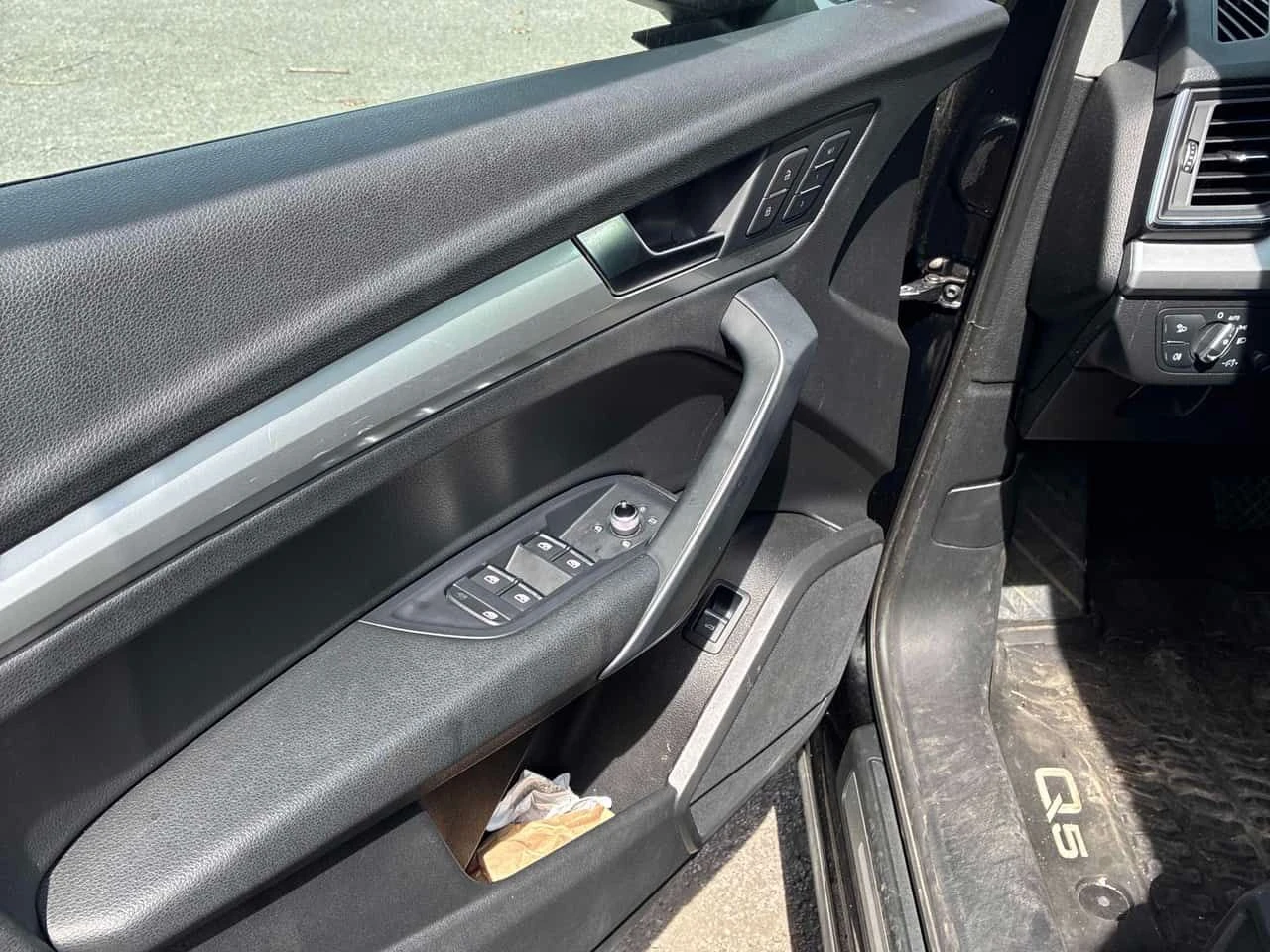 Audi Q5 * Komfort * ГЛАВНО ПРЕДСТАВИТЕЛСТВО* , снимка 10 - Автомобили и джипове - 54759814