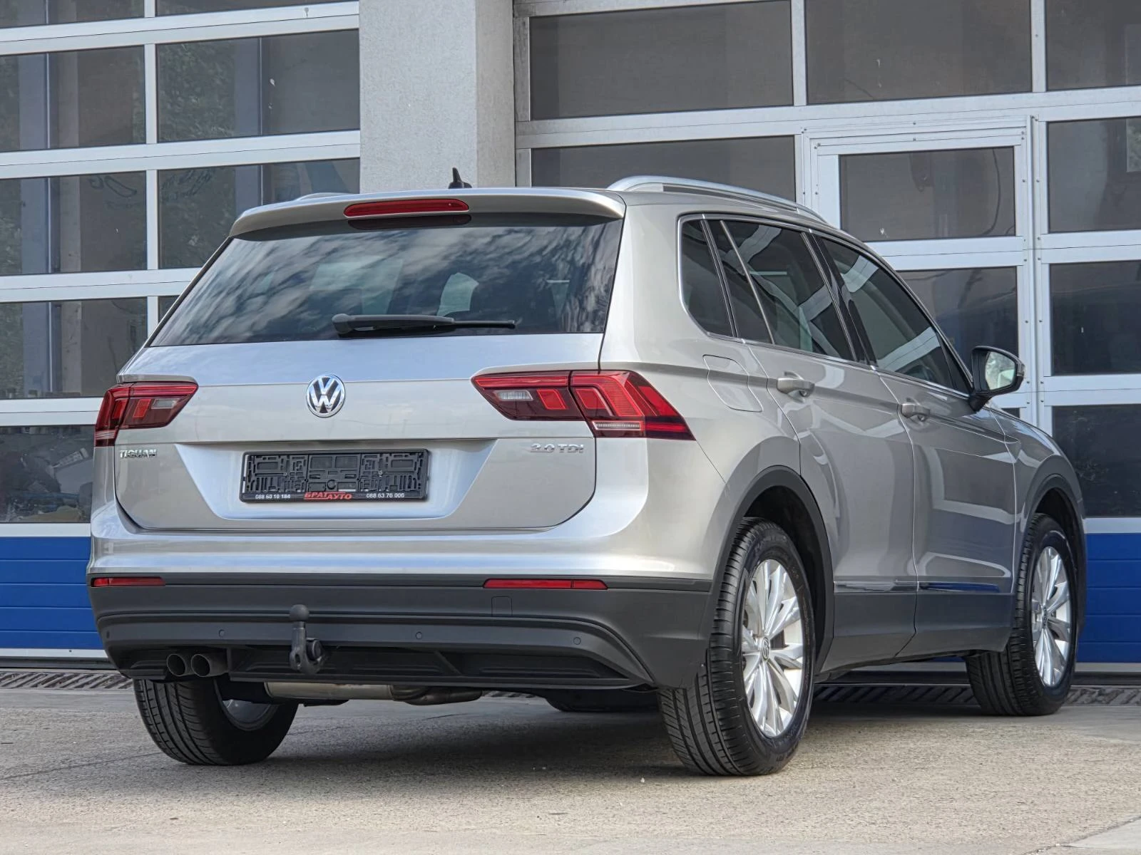 VW Tiguan 2.0TDI, снимка 3 - Автомобили и джипове - 55137574