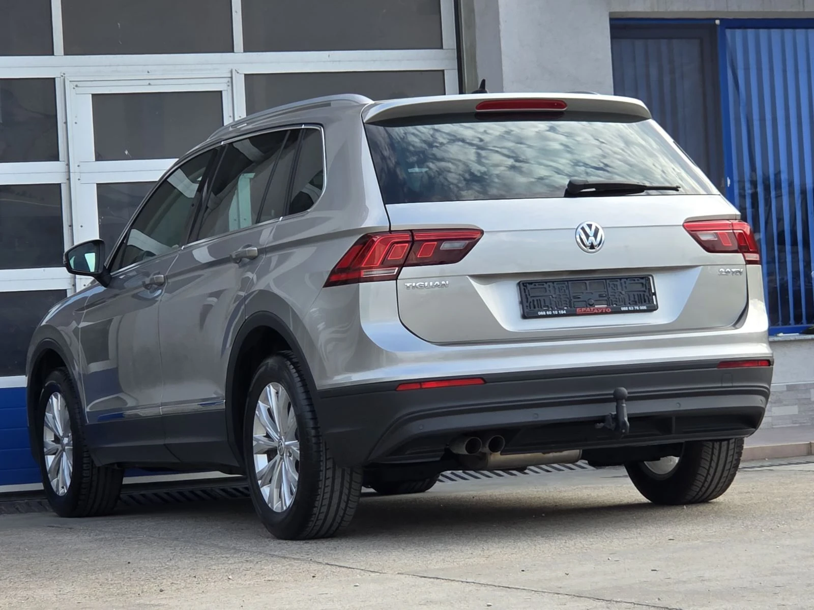 VW Tiguan 2.0TDI, снимка 4 - Автомобили и джипове - 55137574