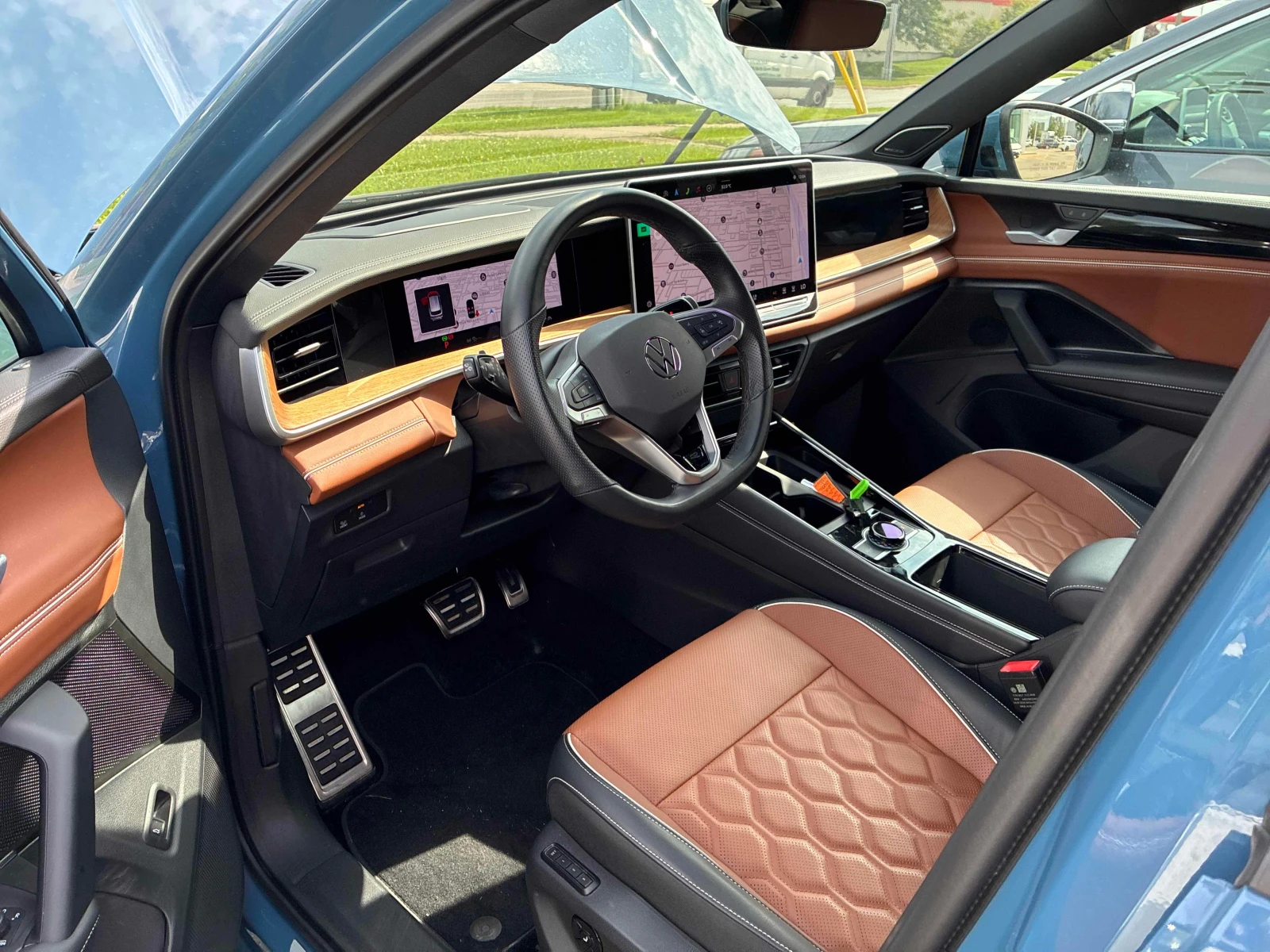 VW Tiguan * Highline Turbo R Line * CARFAX  БЕЗ ПЪРВОНАЧАЛНА, снимка 5 - Автомобили и джипове - 56056711