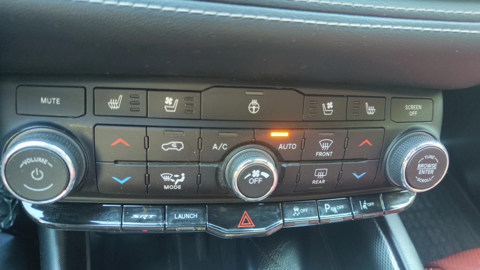 Dodge Durango 6.4 SRT, снимка 12 - Автомобили и джипове - 56144342