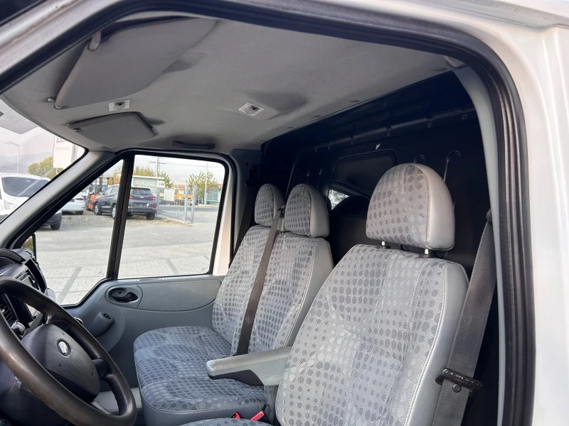 Ford Transit 2.2TDCI Климатик , снимка 14 - Бусове и автобуси - 42454235