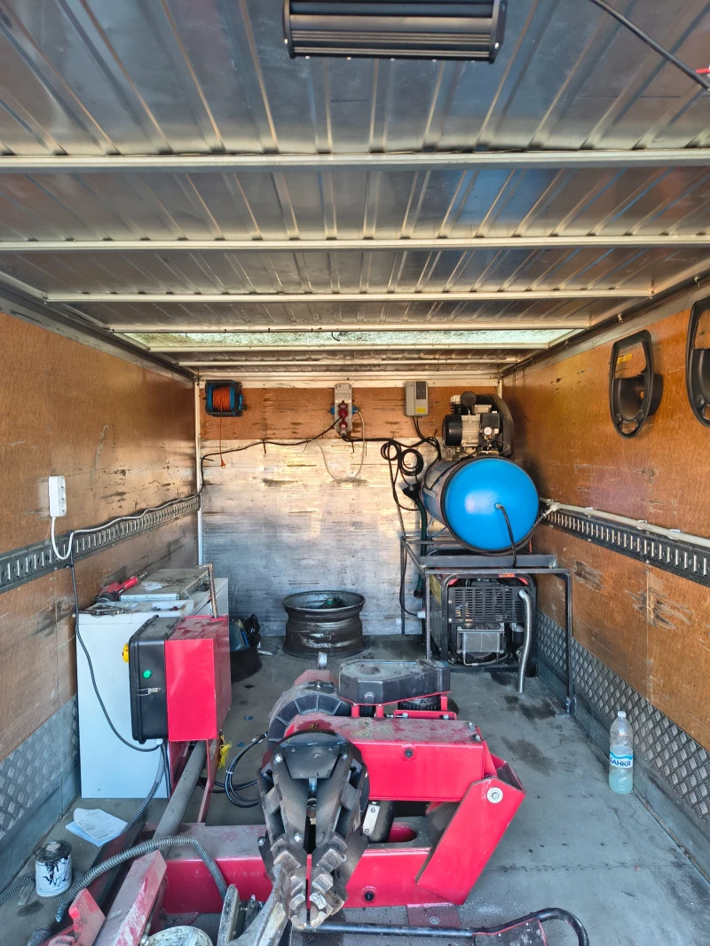 Iveco 2.8 Мобилен сервиз за товарни гуми , снимка 3 - Бусове и автобуси - 52442588