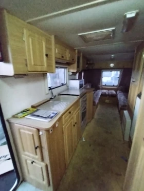 Каравана Fleetwood Garland , снимка 13 - Каравани и кемпери - 53628521