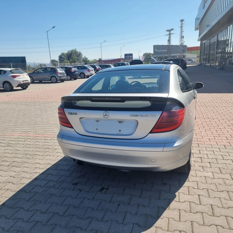 Mercedes-Benz C 200 2.0 kompressor, снимка 4 - Автомобили и джипове - 46991718