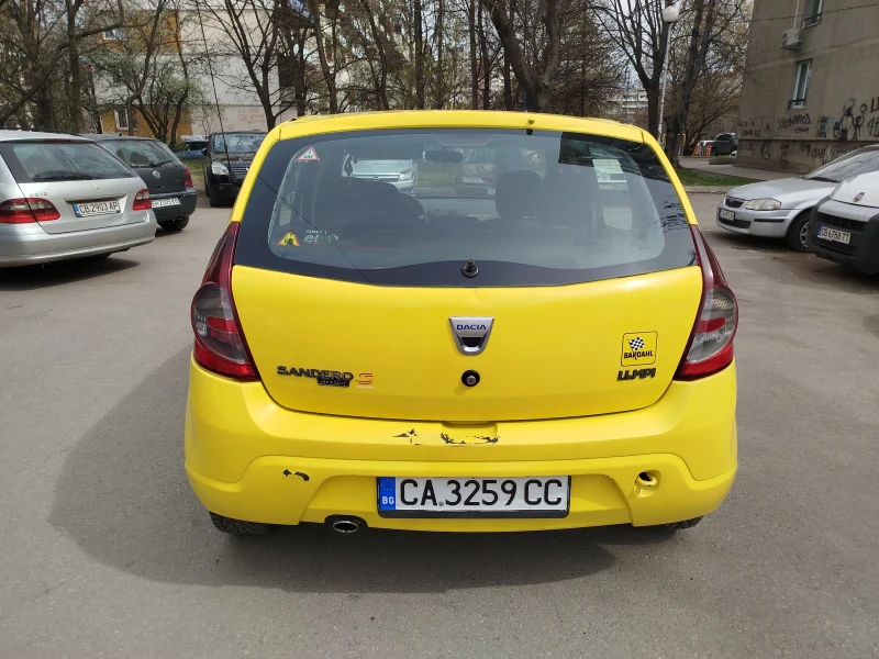 Dacia Sandero 1.4 8v, снимка 6 - Автомобили и джипове - 49604286