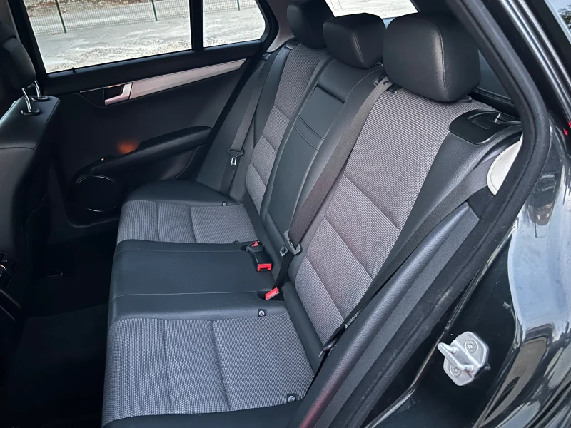 Mercedes-Benz C 180, снимка 9 - Автомобили и джипове - 52544648