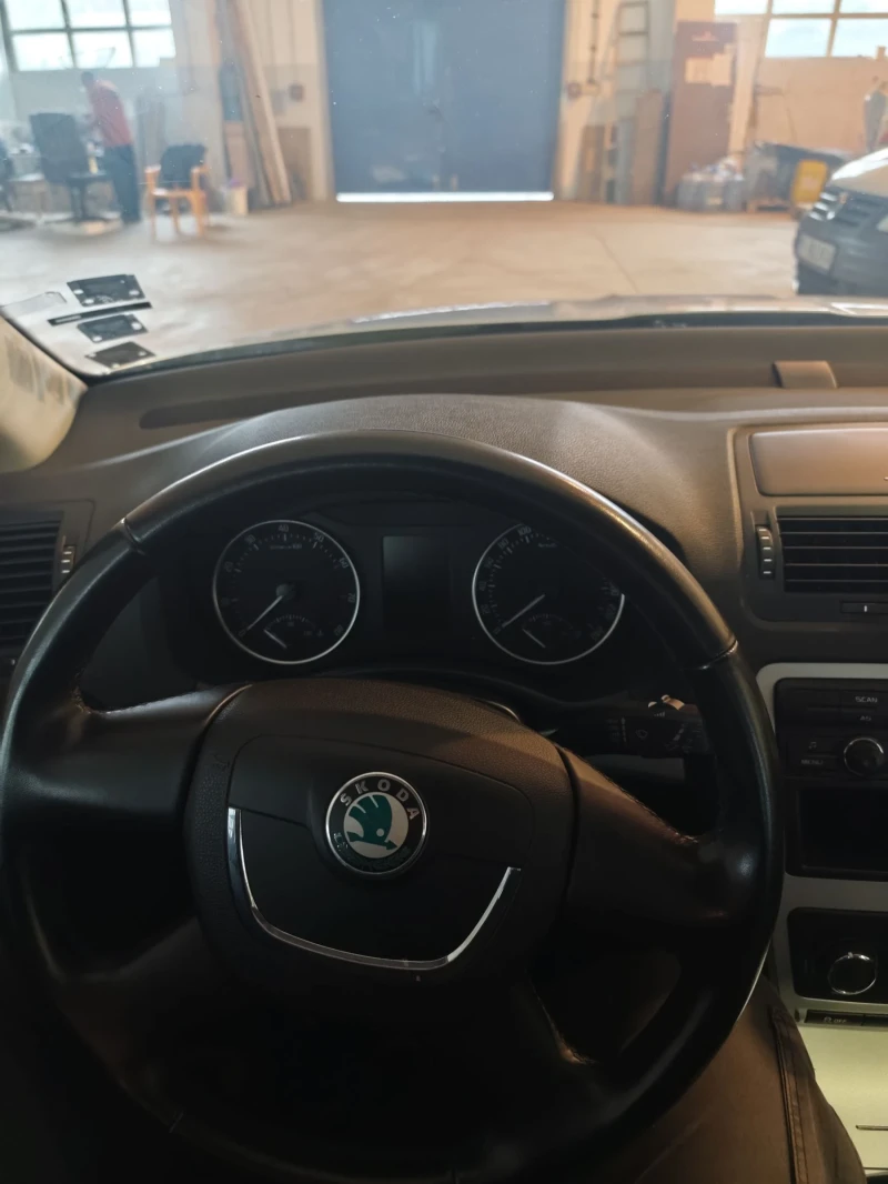 Skoda Octavia, снимка 12 - Автомобили и джипове - 52572979