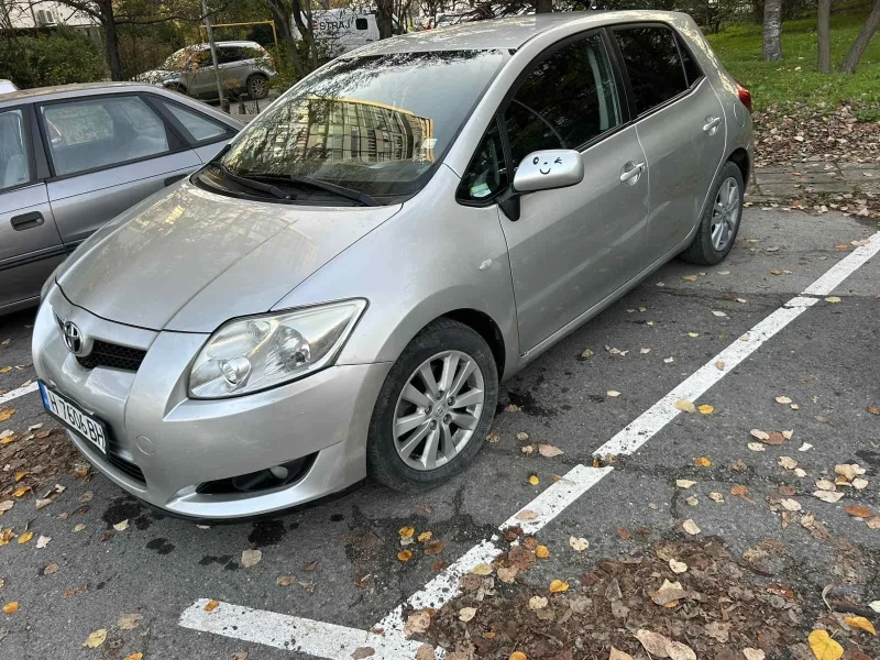 Toyota Auris 126 к.с. D4D 2.0 Keyless GO + подарък, снимка 2 - Автомобили и джипове - 53119143