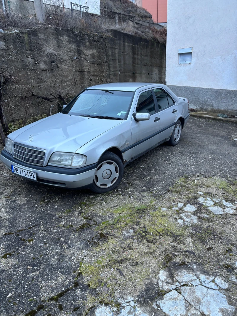 Mercedes-Benz C 180, снимка 3 - Автомобили и джипове - 53357825