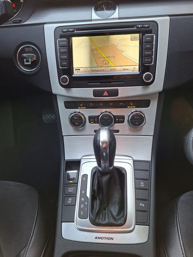 VW Passat 2.0TDI 170кс.* 4x4* Highline* Подгрев* LED, снимка 11 - Автомобили и джипове - 53576665