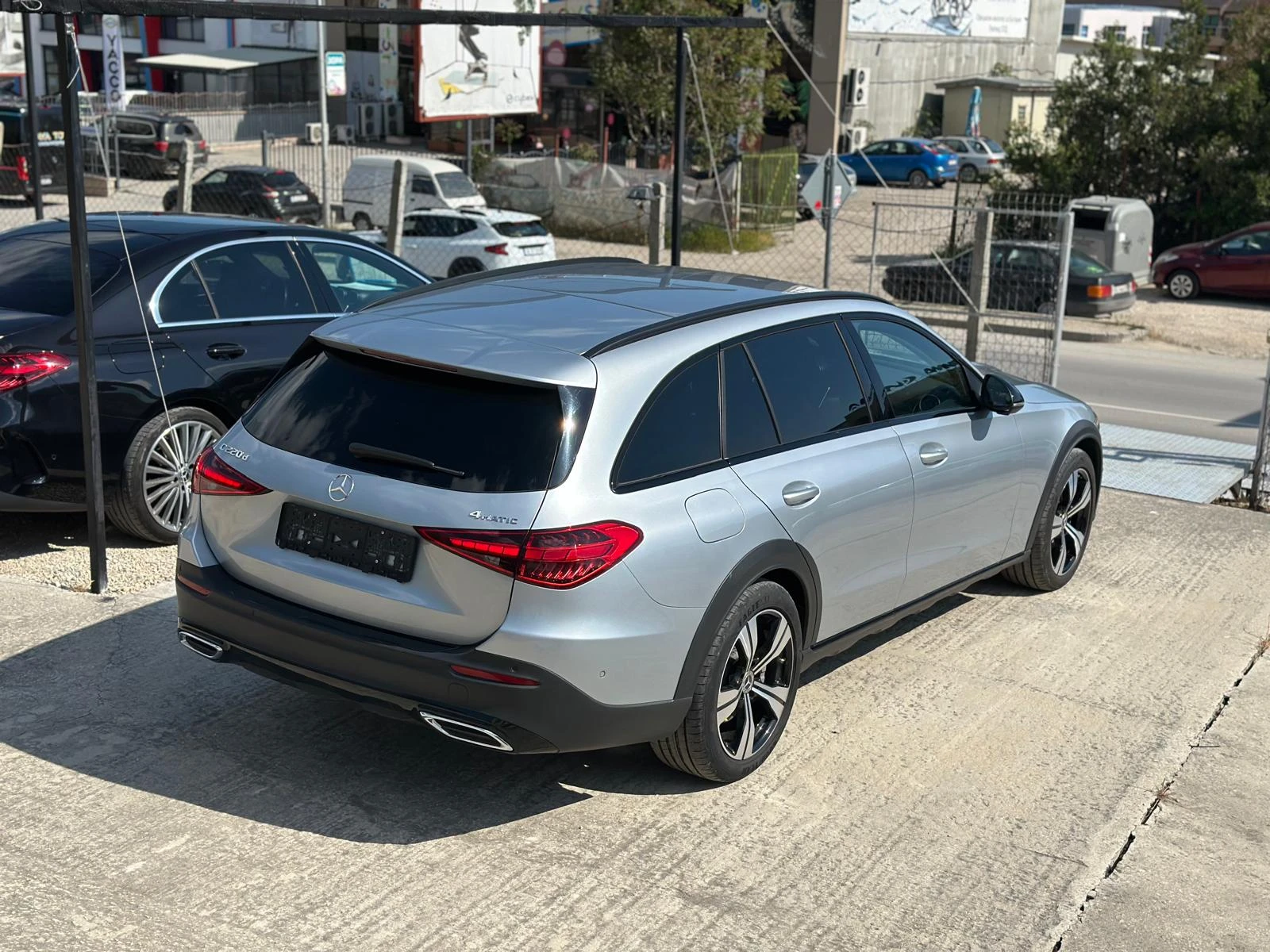 Mercedes-Benz C 220 4x4* ALL TERRAIN* Заводска гаранция - изображение 3