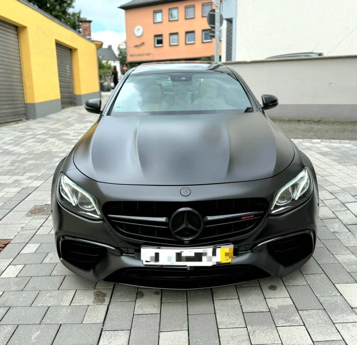 Mercedes-Benz E 63 AMG S ОЧАКВАН ВНОС ПАНОРАМА ЧЕРЕН САТЕН ЛИЗИНГ 100% - изображение 3