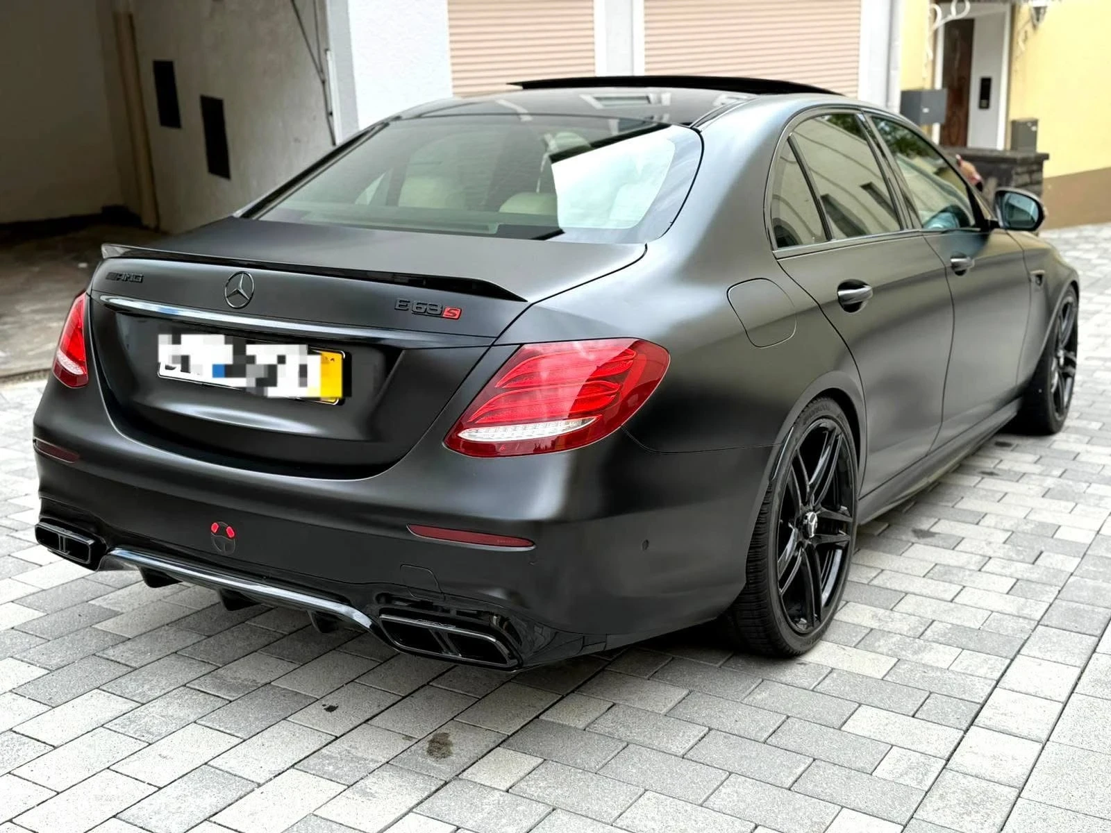 Mercedes-Benz E 63 AMG S ОЧАКВАН ВНОС ПАНОРАМА ЧЕРЕН САТЕН ЛИЗИНГ 100% - изображение 7