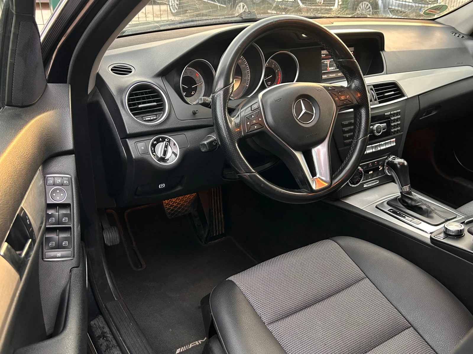 Mercedes-Benz C 180  - изображение 5