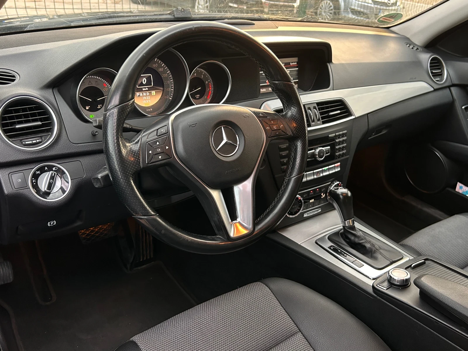 Mercedes-Benz C 180  - изображение 6
