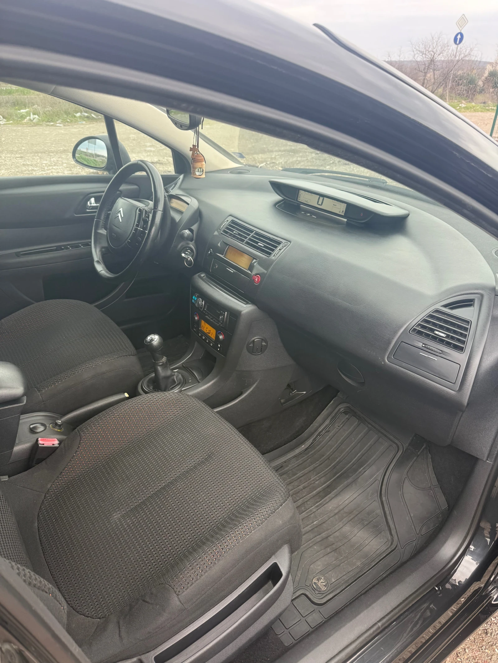 Citroen C4 1.6 HDI, снимка 8 - Автомобили и джипове - 54036318