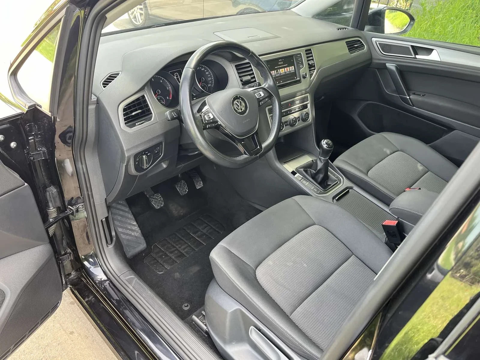 VW Sportsvan 1.6TD? | Mobile.bg � ����������� 15