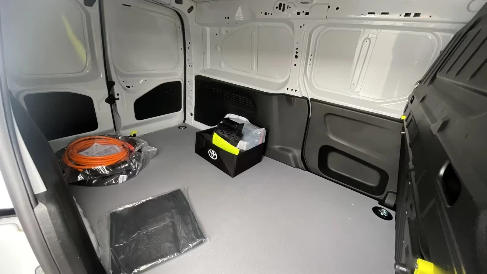 Toyota Proace City НОВ!/L2/136HP/MEISTER/NAVI/LED/ACC/131q, снимка 16 - Автомобили и джипове - 54113268