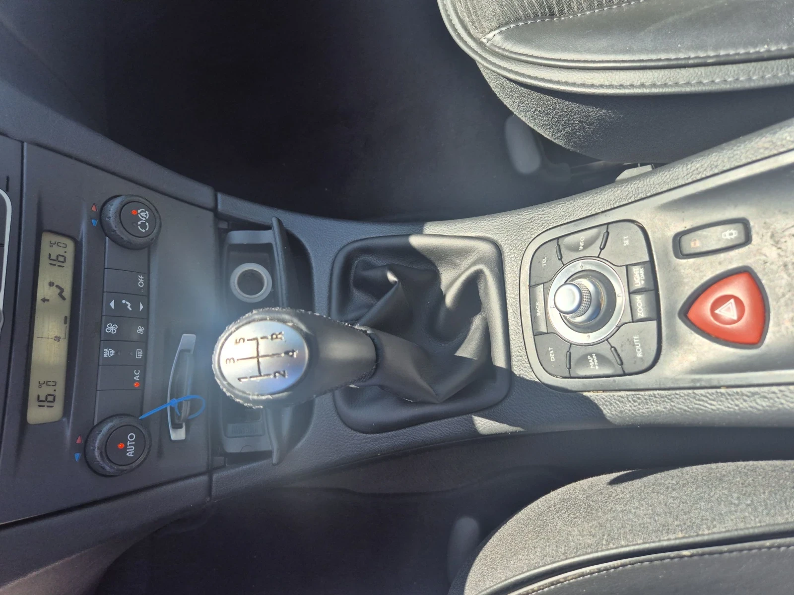 Renault Laguna 2.0 I 16 V PRIVILEGE, снимка 12 - Автомобили и джипове - 54337151