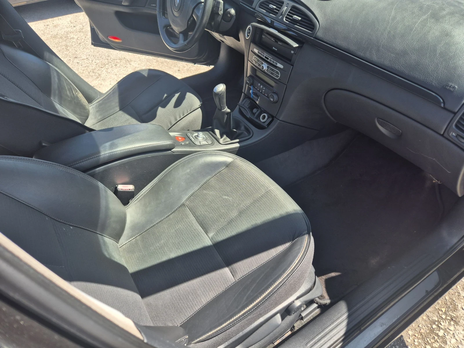 Renault Laguna 2.0 I 16 V PRIVILEGE, снимка 7 - Автомобили и джипове - 54337151